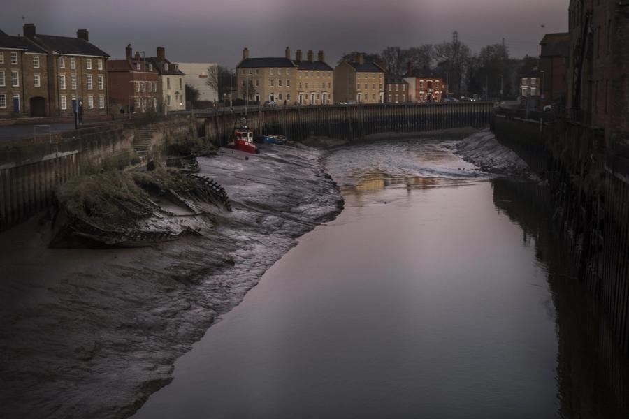 TILBAKE TIL ØDE­LAN­DET