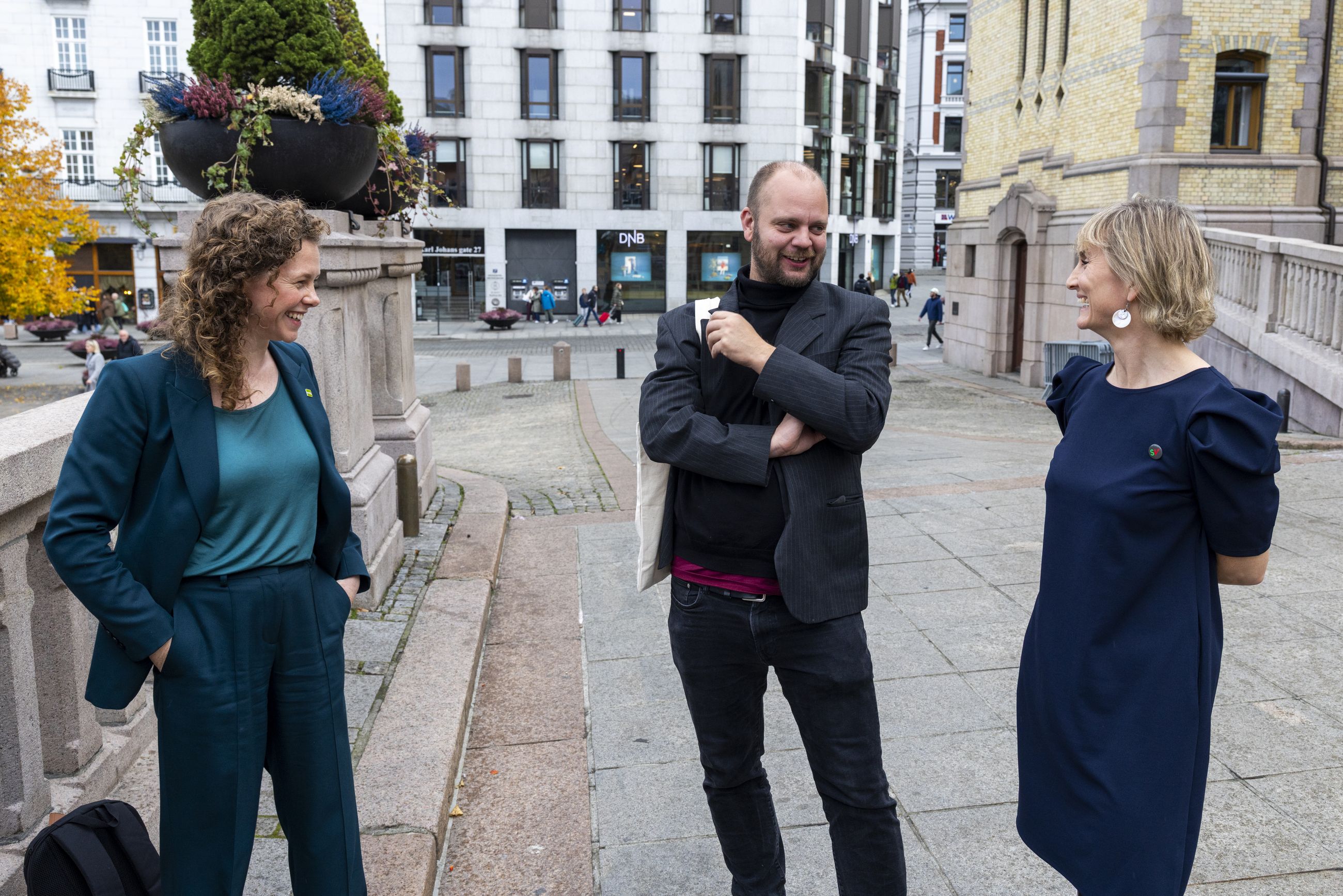 BLÅMANDAG: MDGs Ingrid Liland, Rødts Mímir Kristjánsson og SVs Marthe Hammer var optimistiske på vegne av venstresida før budsjettforhandlingene startet. Nå er de rykende uenige om resultatet.