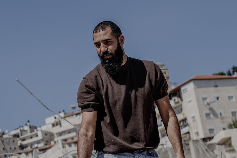 Israel jevnet firebarn­sfarens hus med jorda
