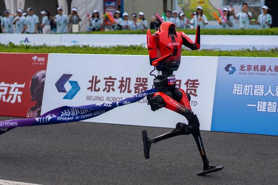 Her setter roboten verdensrekord i halvmaraton