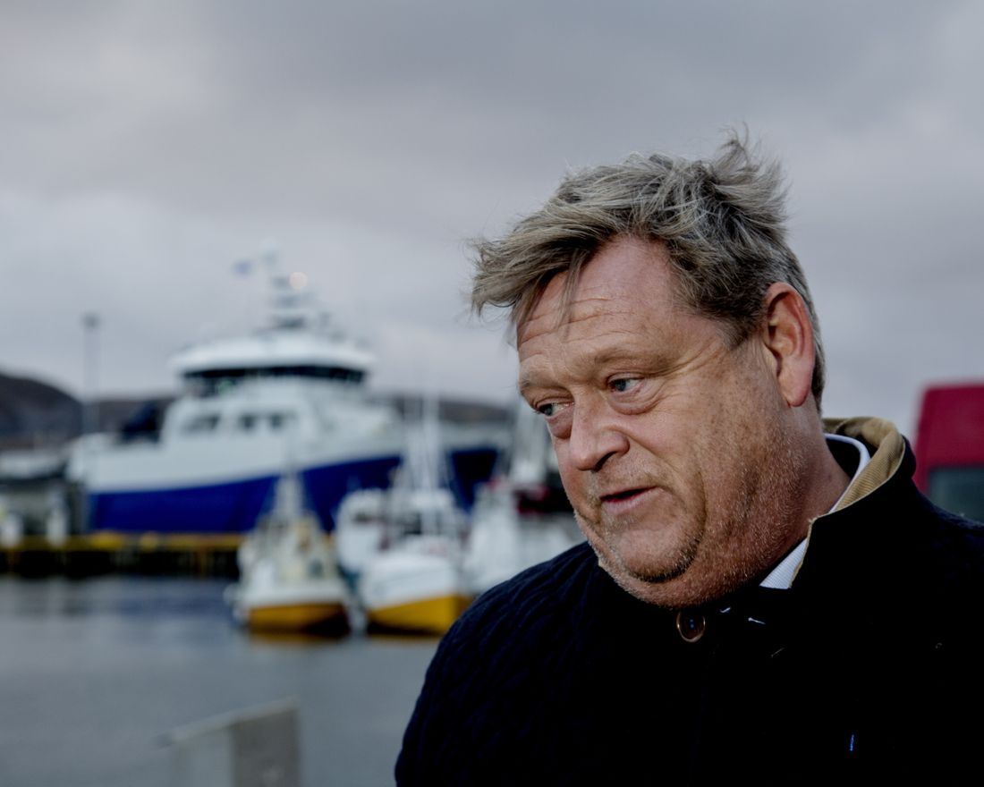 Fiskeriminister Harald Tom Nesvik  lover en endring i kvotesystemet, men han vil ikke ta goder fra trålerne og gi til kystfåten.