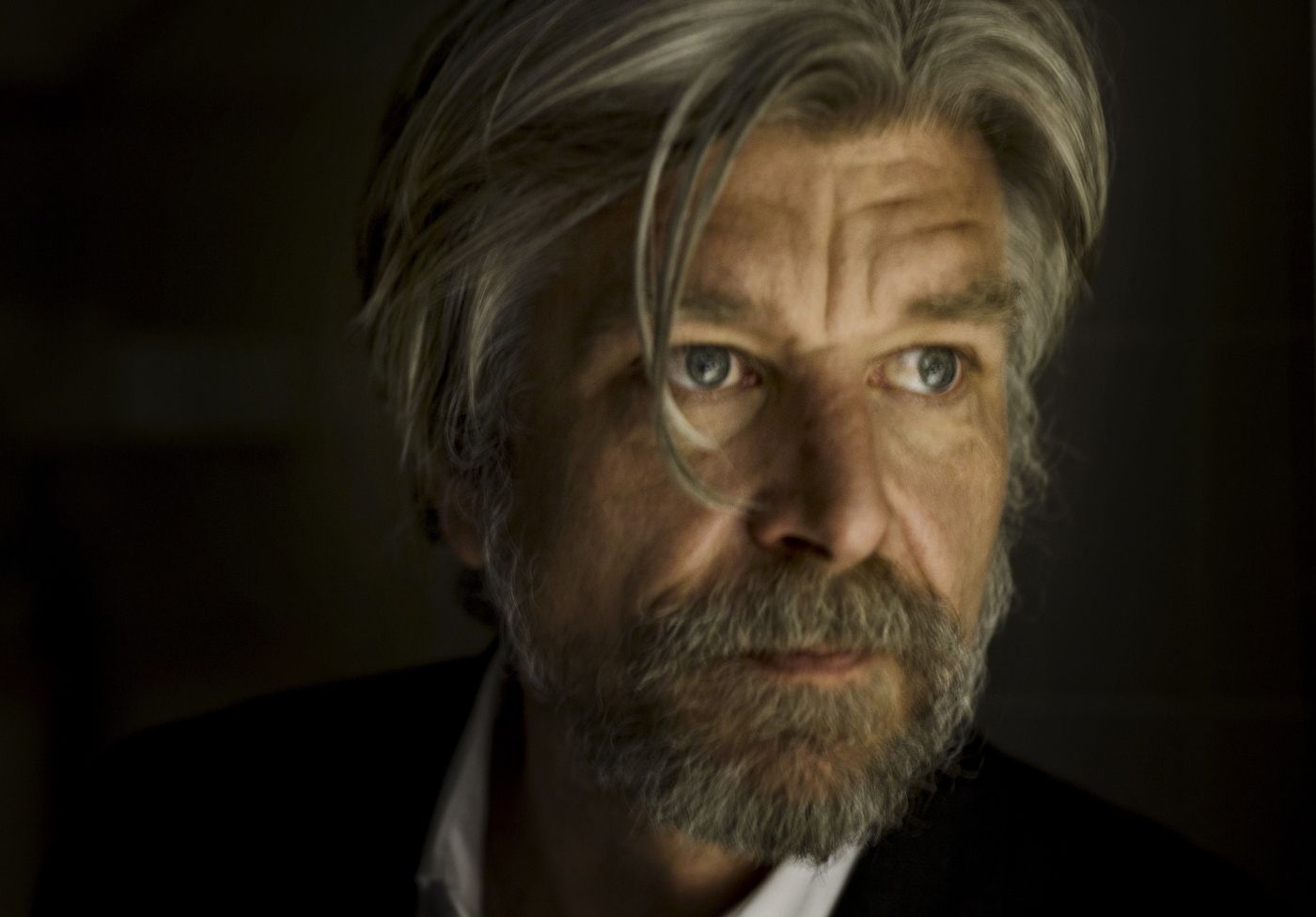 Mai 2017 
 Portrett Karl Ove Knausgård. 
 Aktuell som kurator av nyeste Munch-utstillingen. Bokmagasinet.