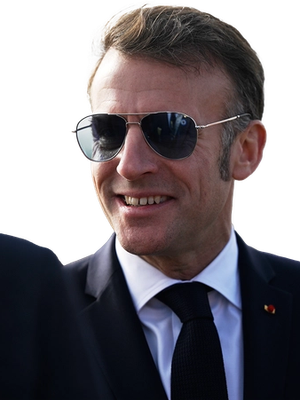 George Chabert: «Vi er i krig» er den franske presidentens yndlingsuttrykk.