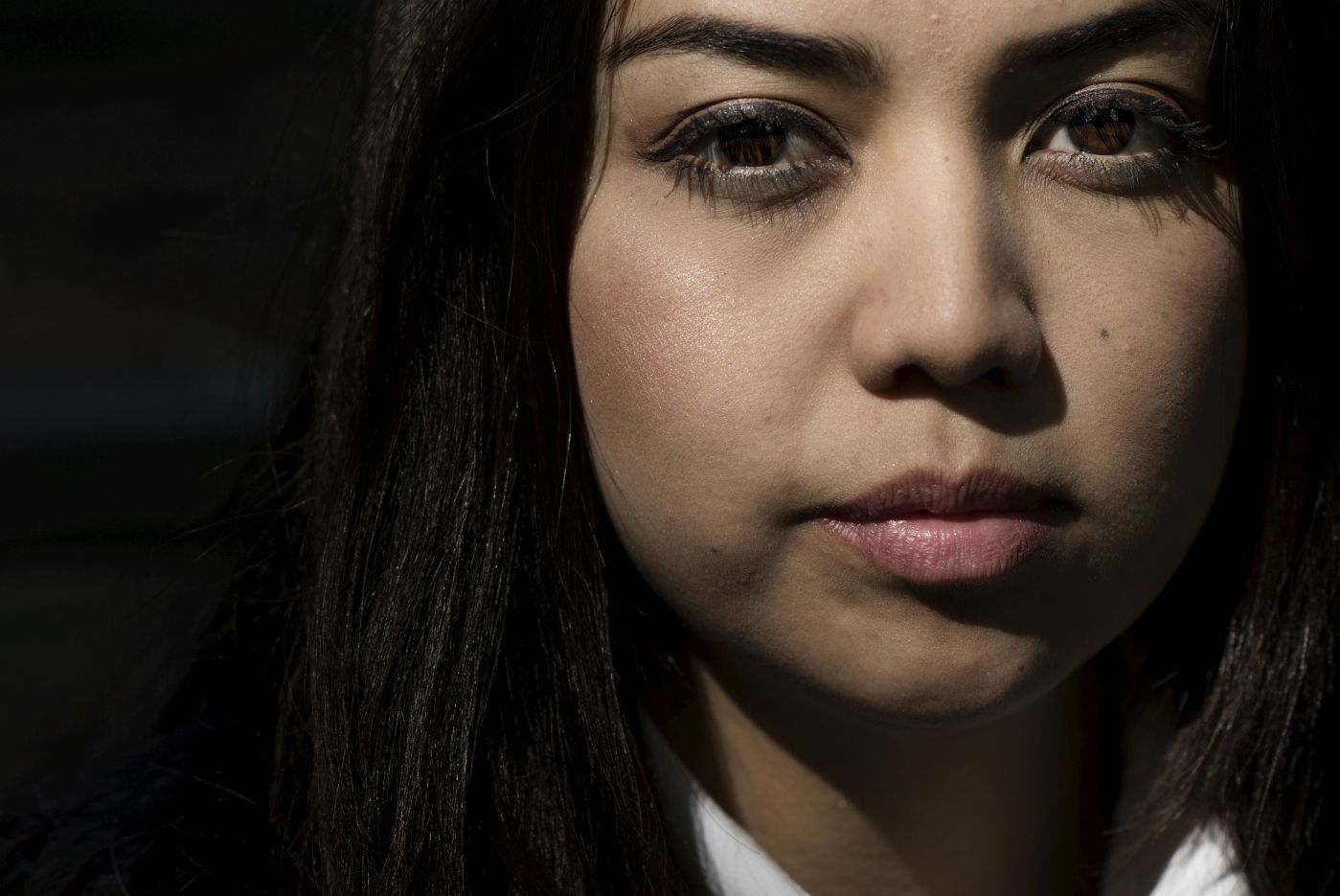 19 år gamle Taibeh Abbasi, hennes to brødre og mamma står i fare for å bli kastet ut av Norge og sendt til Afghanistan. Taibeh kom til Norge som 13åring. Hun har fullført Thora Storm Videregående i Trondheim og har et stort nettverk og mange venner som stiller opp for henne. Familien som asylsøkere fra Iran, der de bodde som afgahanere uten noen rettigheter.