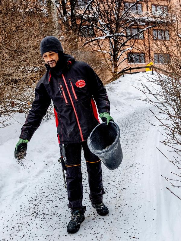 Lukman McFoster liker ikke å være hjemme. Heldigvis er vaktmester en fulltidsjobb.