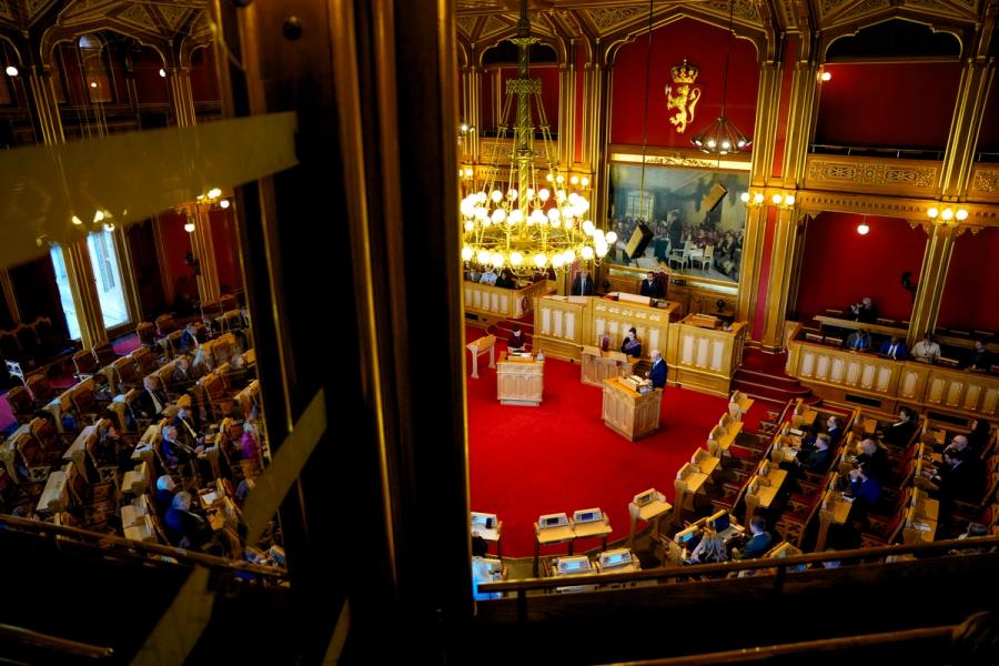 I dag må barne­ministeren svare Stortinget