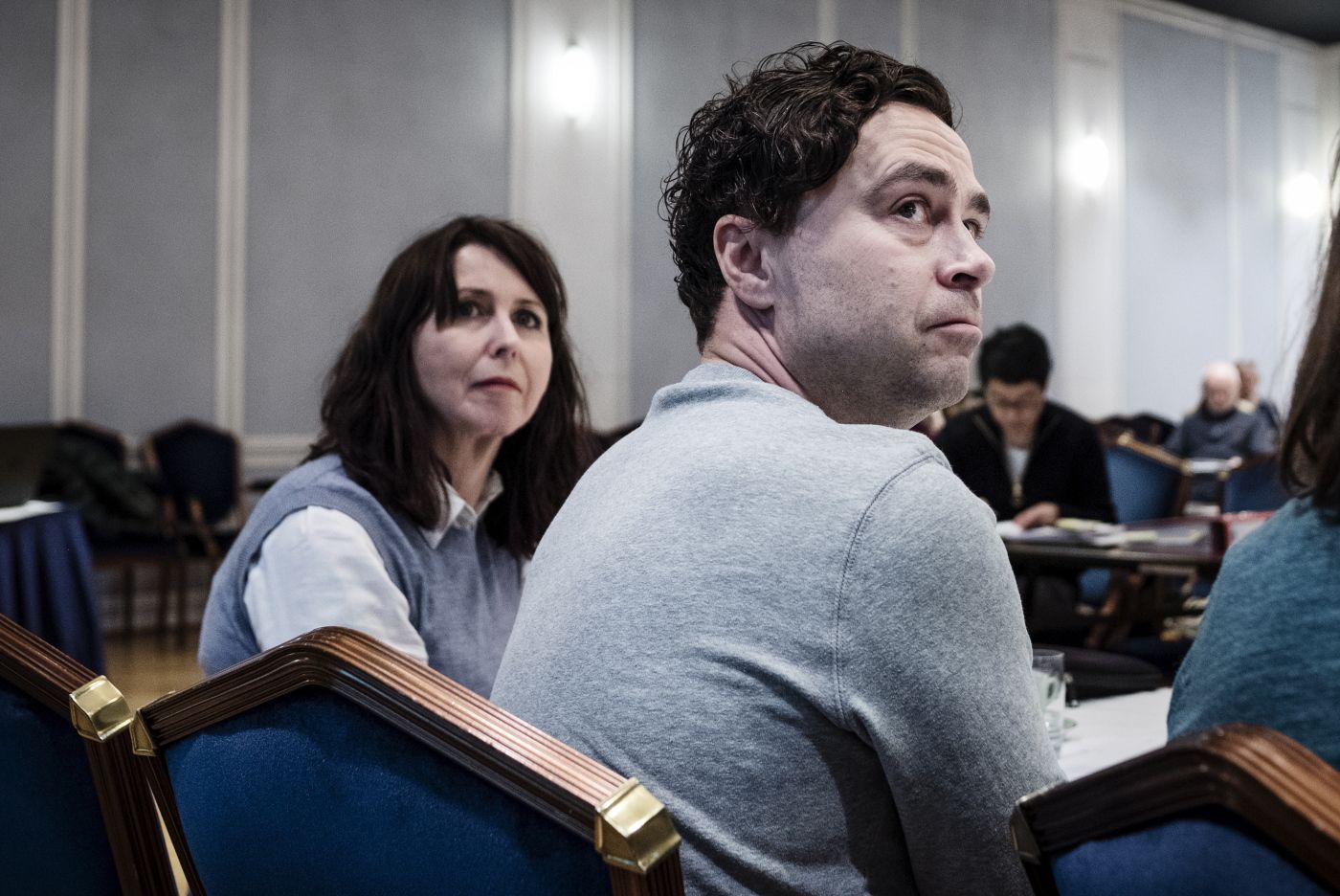 Oslo, Norge, 11.03.2018. Den norske forfatterforening holder årsmøte på Hotelø Bristol i Oslo. I front sitter leder Heidi Marie Kriznik sammen med nestleder Sigbjørn Skåden.  Foto: Christopher Olssøn.