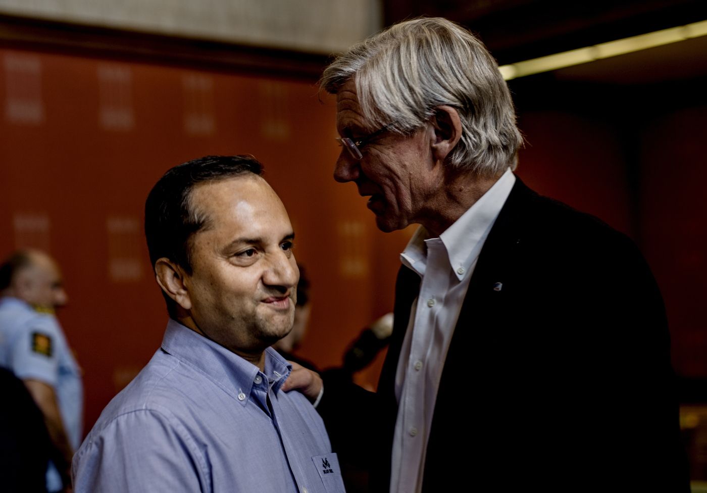 Høring  i helse- og sosialkomiteen på Oslo Rådhus om om ungdomskriminalitet, utenforskap og utrygghet. 
 Seksjonsleder Aktivitetsenheten i Bydel Grorud Habib R. Tahir og  komiteleder James Stove Lorentzen (H)