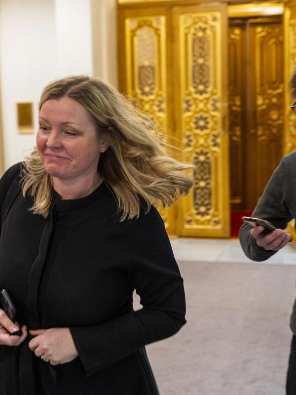 Her løper statsråden fra spøramålene