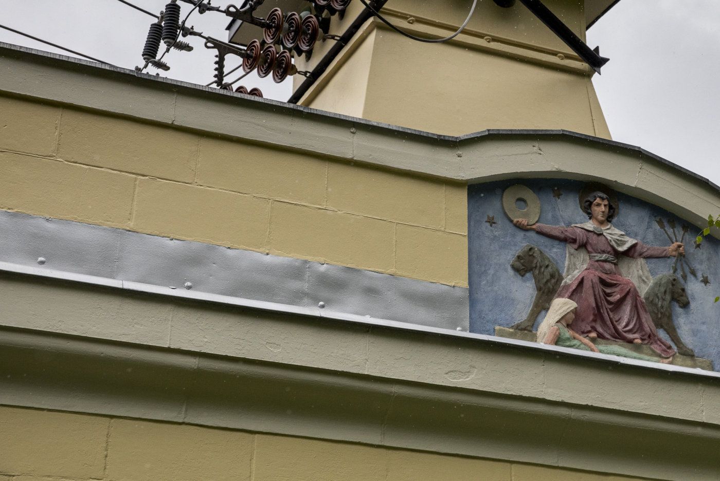 Hammeren kraftverk i Oslo. Kraftverket ligger rett ved Maridalsvannet, i Maridalen. Det ble påbegynt bygget i 1898, og har vært i drift siden 1900. Hammeren kraftverk er både landets eldste i drift, og det eneste i selve Oslo. Kraftverket kan levere 16 GWh i året. 
  
 Foto: Tom Henning Bratlie