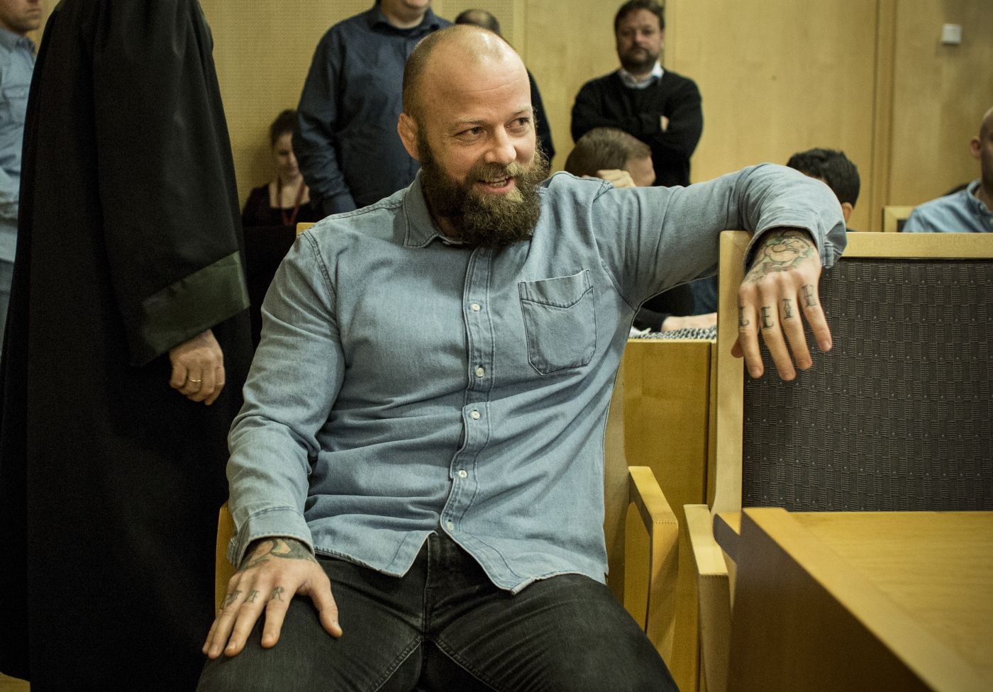 Flere av dem som har saksøkt Aleris forklarte seg i tingretten mandag 4. februar. Nestleder i Arbeiderpartiet Hadia Tajik hørte på, fra morgenen av. 
 Her: Prosessfullmektig Kjetil Edvardsen og Mats Ravnanger Rolfsen, som vitnet i saken.