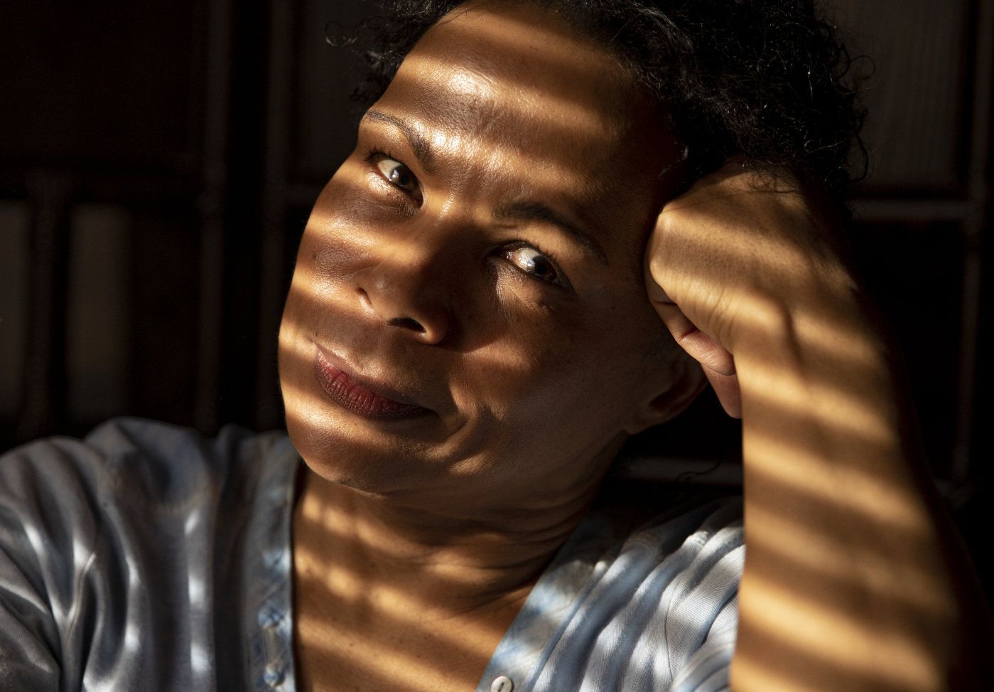 Portrettintervju med forfatter Adelheid Seyfarth på Finnskogen. 
  
 Foto: Tom Henning Bratlie