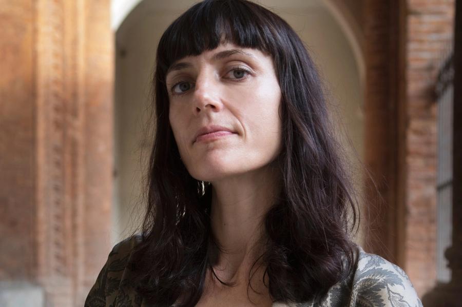 Forfatter og filmskaper Astra Taylor frykter «en epidemi av covid-19-gjeld».