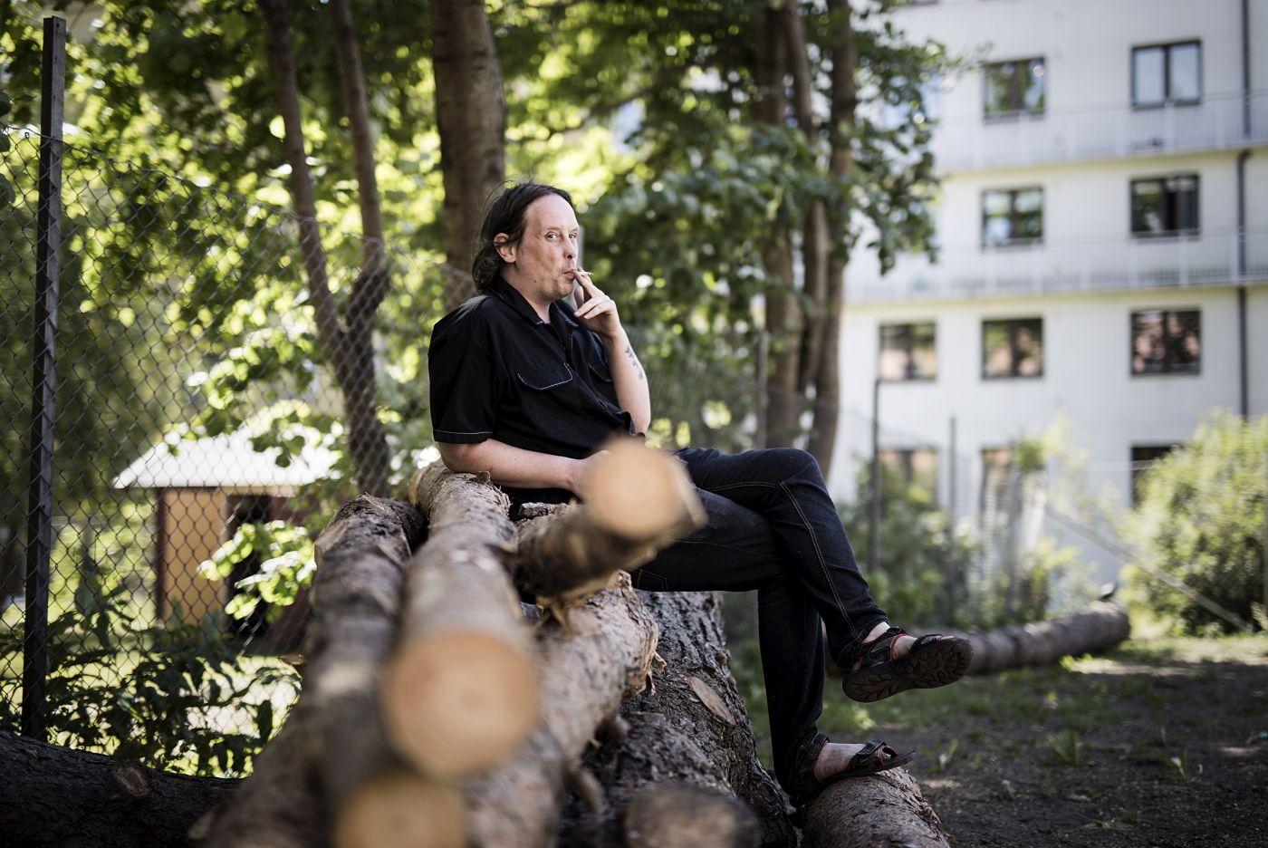 Oslo, Norge, 07.06.2018. Harald Frøysa er skald, smykkekunstner og småbarnspappa. Han har levd et hardt liv, vært tung rusmisbruker og tilbragt tid bak fengselsmurer. I isolasjon begynte han å skrive stev og siden da har kveding vært en måte for Harald å uttrykke seg på. Foto: Christopher Olssøn.