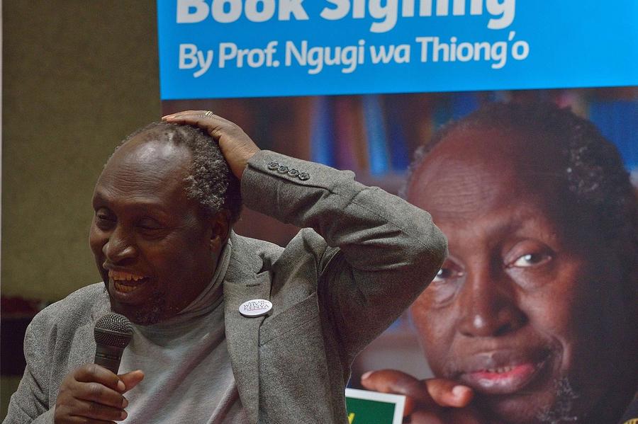 Ngũgĩ wa Thiong’o utfordret generasjoner av lesere i spørsmålet om avkolonisering. Men han skapte også strid.