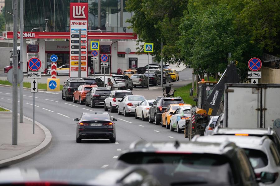 Drivstoffkrisa endrer russernes hverdag og holdninger.