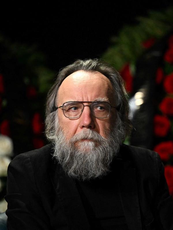 Donald Trumps utstrakte hånd har splittet den russiske eliten i to leirer