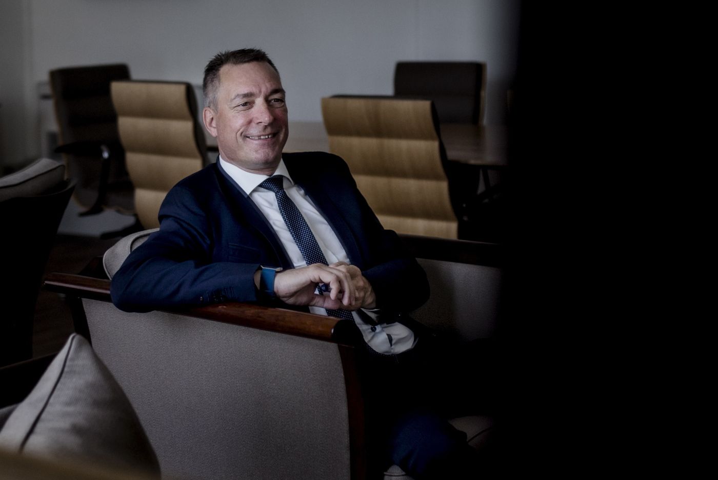 Forsvarsminister Frank Backe-jensen. bildet er tatt på hans kontor på forsvarsdepartementet.