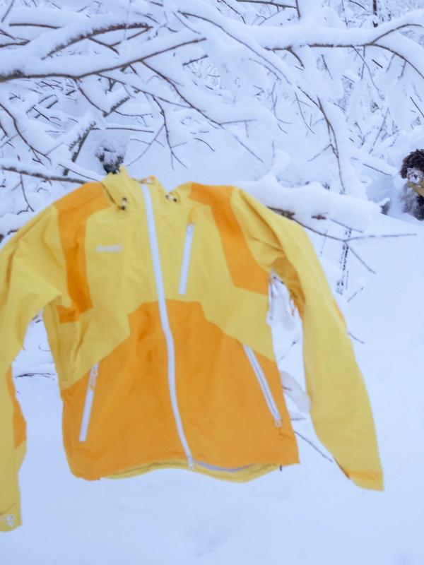 Klærne som holder oss tørre og varme, kan også være giftige