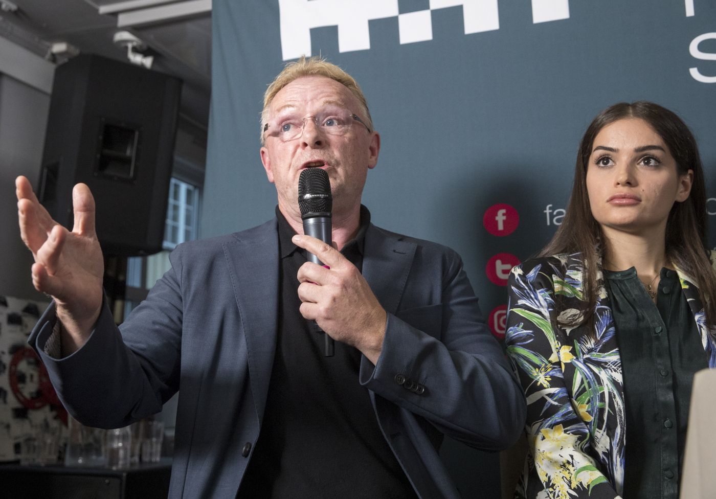 Arendal  20180814. 
 Per Sandberg og Bahareh Letnes snakker ut på pressekonferansen tirsdag. 
 Foto: Terje Pedersen / NTB scanpix