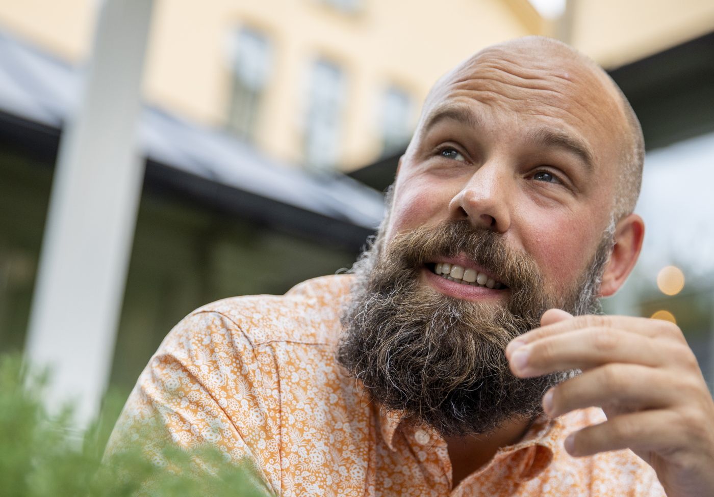 Forberedelser til valgkamp i Sverige. Katalys er etuavhengig faglig idÈinstitutt (tankesmie), som bedriver utredningsvirksomhet og opinionsbygging. 
  
 Vi snakket med dem i forbindelse med en rapport om klassestruktur i Sverige. 
  
 Bildet: Leder for Katalys Daniel Suhonen 
  
 Foto: Tom Hennig Bratlie