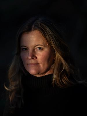 Liv Kristin Steen Brundtland tar eit modig oppgjer med religiøse autoritetar, skriv Merete Røsvik.