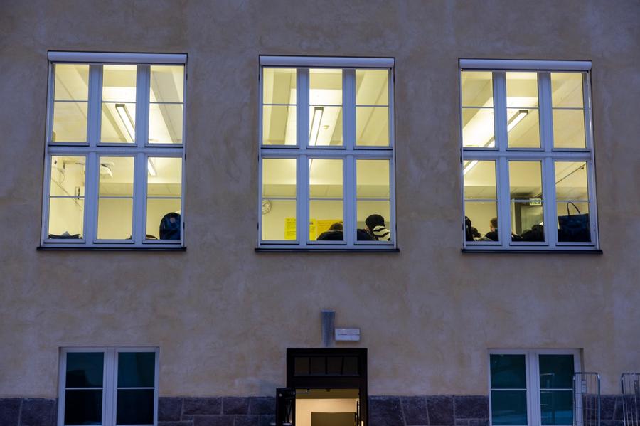 Det er galskap å kaste ut bøkene fra skolen