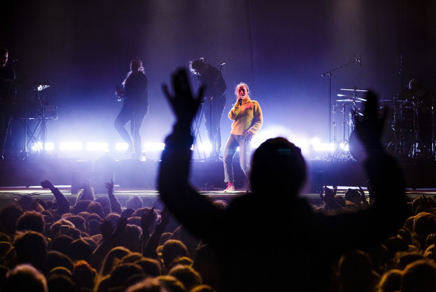 Artisten Sigrid (Sigrid Solbakk Raabe) på Vinjerock i Valdres. 
  
 Hun var headliner på festivalens åpningsdag. 
  
 Foto: Maria GossÈ 
 Journ: Aslag Olette Klausen