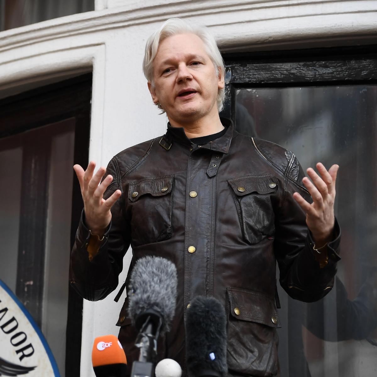 Bildet av Wikileaks' Julian Assange er tatt 19. mai 2017 ved Ecuadors ambassade i London.