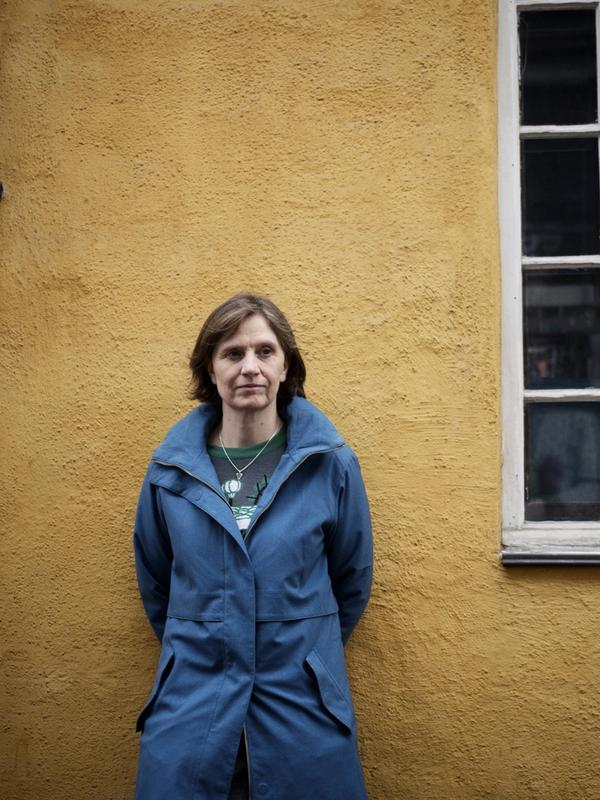 Opposisjonen krever at helseminister Bent Høie (H) rydder opp i fødselsfaktura-sakene.