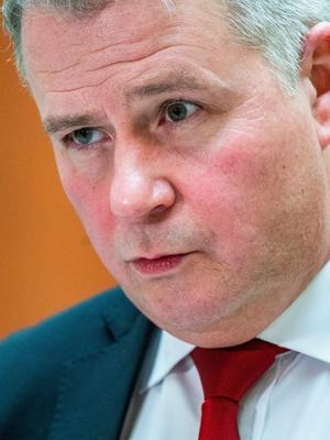 Vil kalle Støre inn på teppet