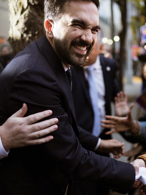 Sosialisten Zohran Mamdanis suksess har tvunget motvillige Demokrater til å endre kurs