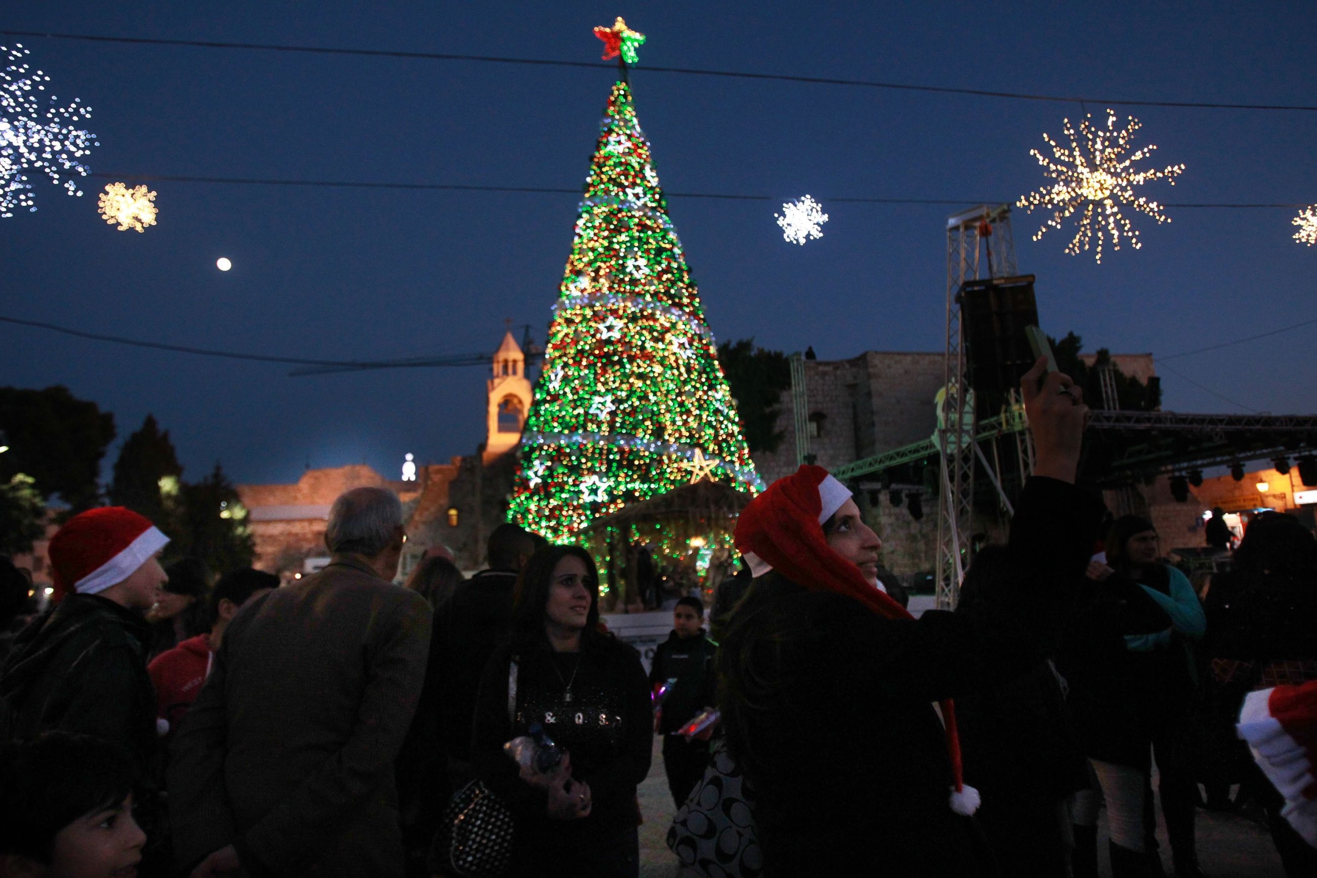 Slukker: Julefeiring ved Fødselskirka i Betlehem i 2015.