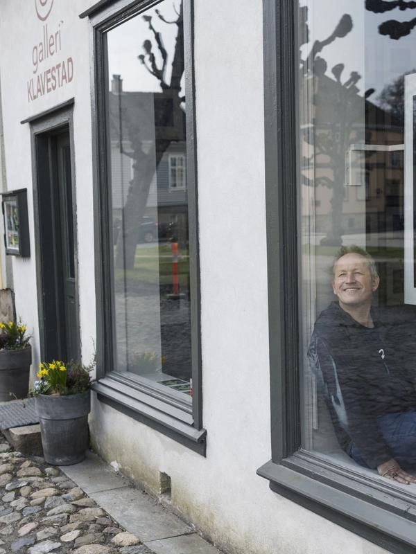 Kunstner og forfatter Lars Ole Klavestad har noen triks for å få til alt han skal: gjøre som han selv vil, sove veldig lite og tulle med alt.