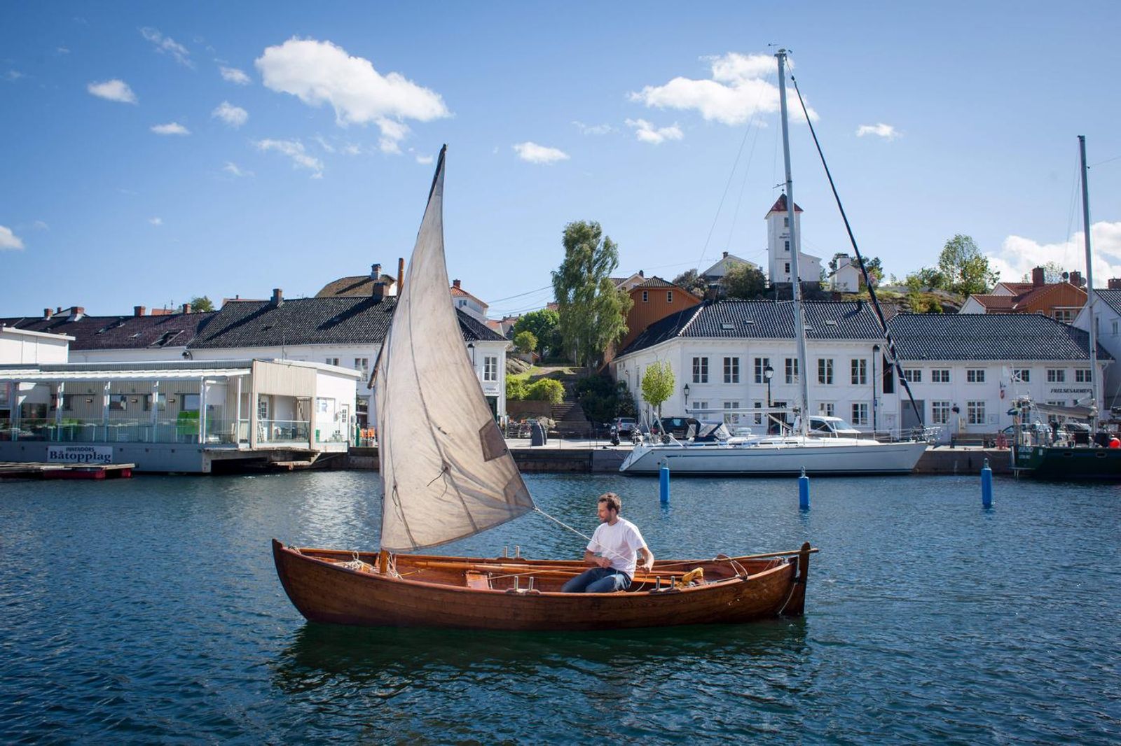 Trehus i solnedgang | Klassekampen