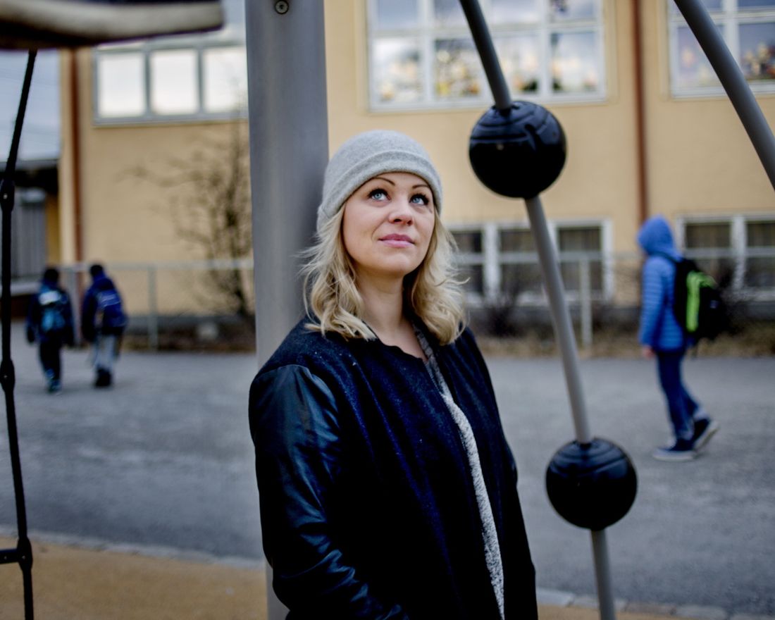 Eivor Evenrud, en av tre toppkandidater til Rødts liste ved kommunevalget 2015. Bildet er tatt p[ Huseby skole.
