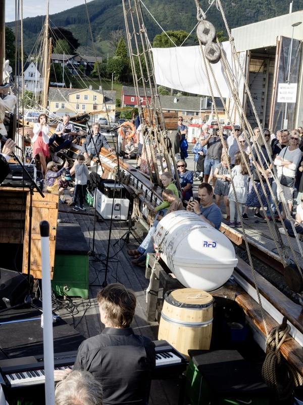 Herborg Kråkevik, Agnes Ravatn og Einar Økland i godt slag får Østlandet til å framstå som en kulturell ørken.