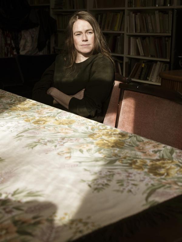 For Lina Asheim Breidablik er det noe fint med å bli så gammel at man kan forenes i gamle skuffelser. Derfor kan trettiåra være bedre enn tjueåra.