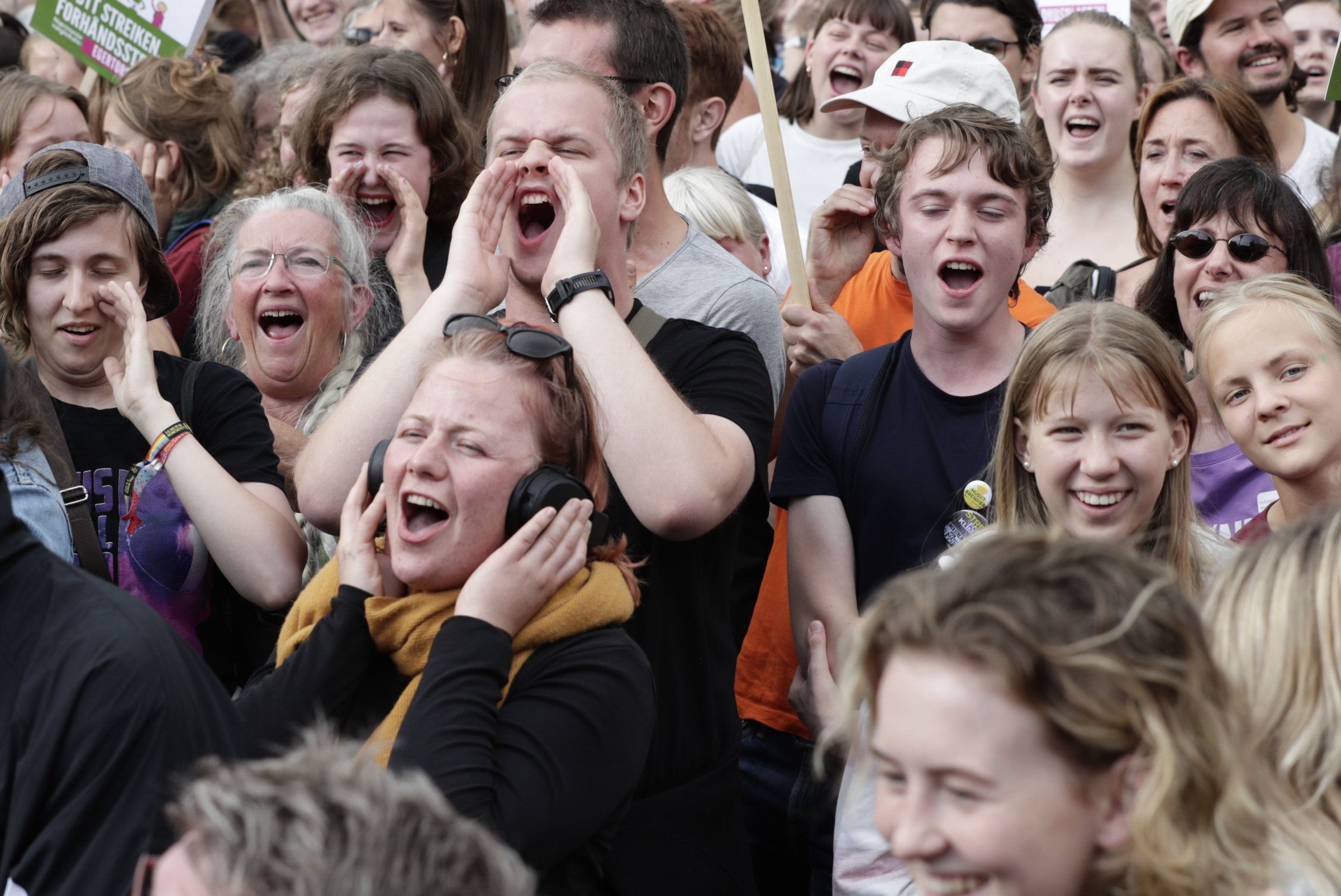 Oslo 2019830. 
 Klimabrølet utenfor Stortinget. 
 Foto: Berit Roald / NTB