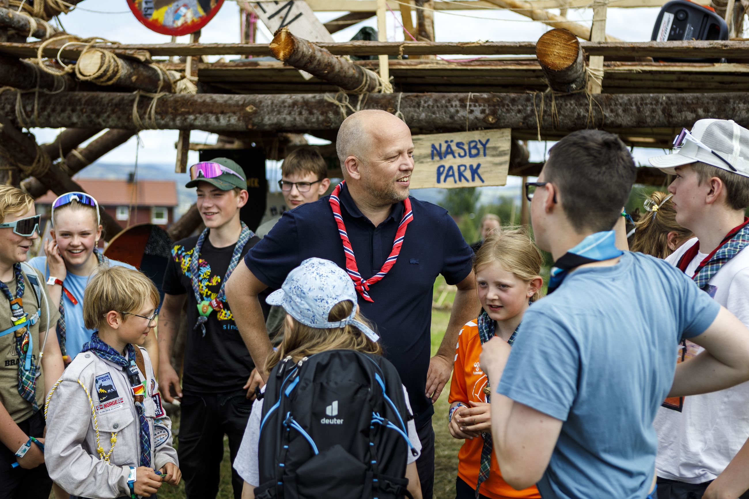 BEREDT: Trygve Slagsvold Vedum møter unge speidere på landsleir på Gjøvik.