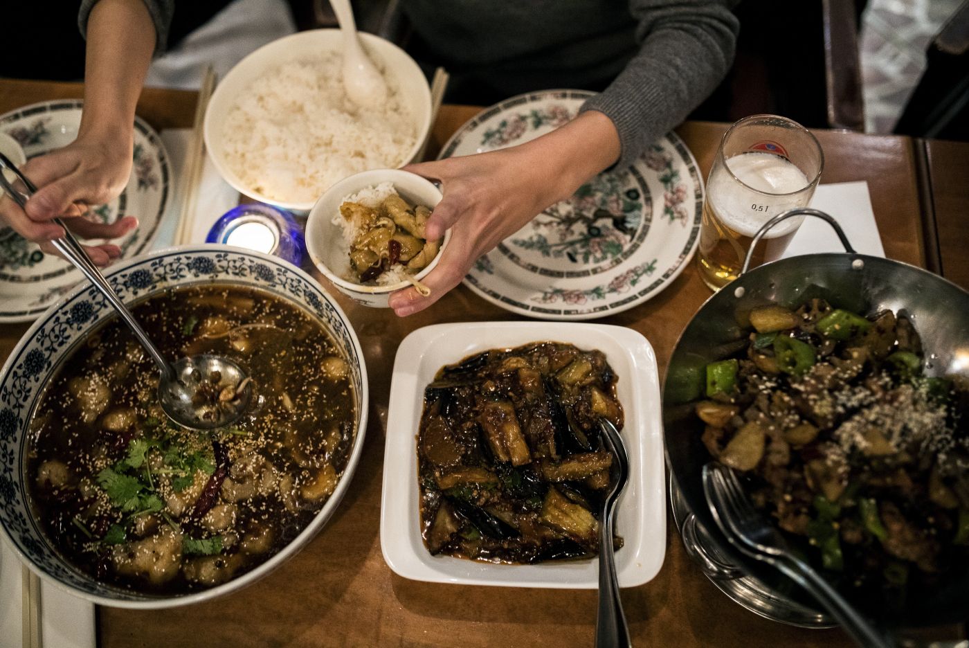 20191106 - Oslo, Norge. 
 Klassekampen besøker den kinesiske restauranten "Szechuan Chengdu" i Trondheimsveien for å undersøke hva den hemmelige, kinesiske menyen består av.