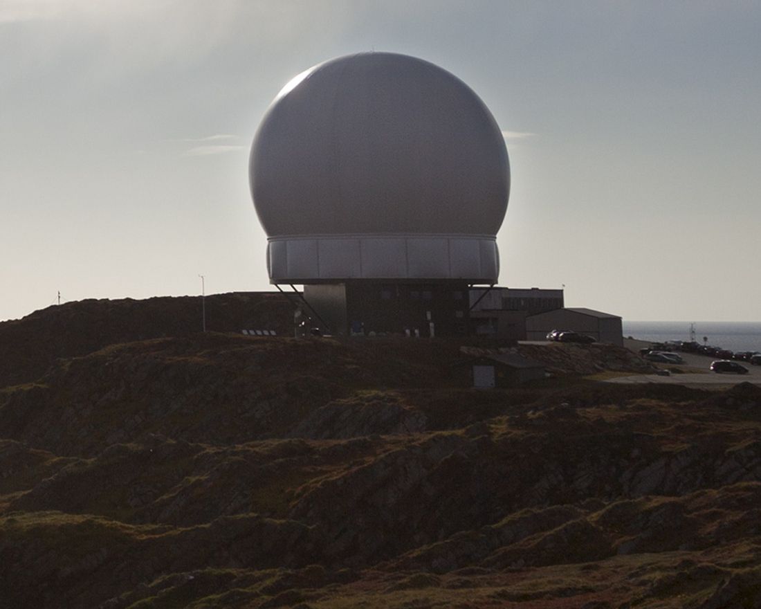 Forsvarets stasjon Vardø; Stasjonens fremste oppgave er å operere Globus radarene som kartlegger bevegelser i luftrommet over Barentshavet og våre øvrige interesseområder i nord.