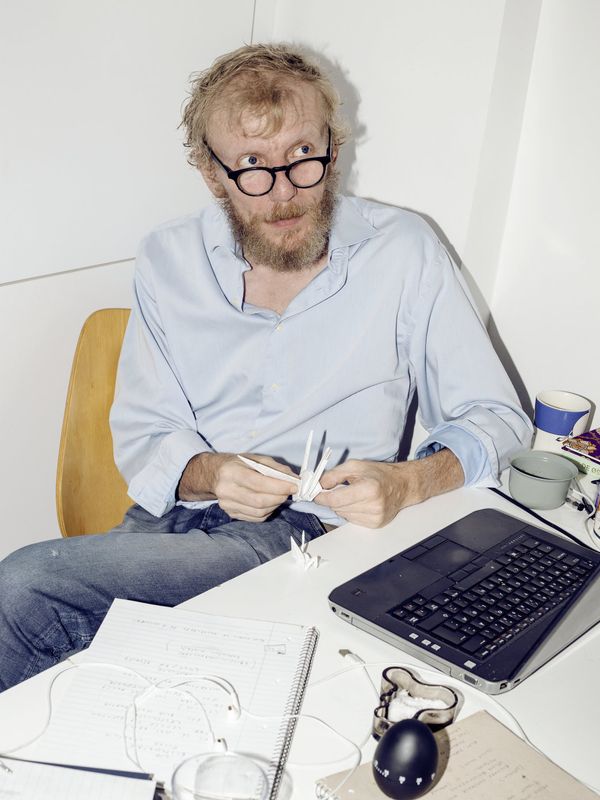 Bjørn Gabrielsen har skrudd av tv-en og fjernet smarttelefoner og nettbrett for sine barn. Nå blir det bok.