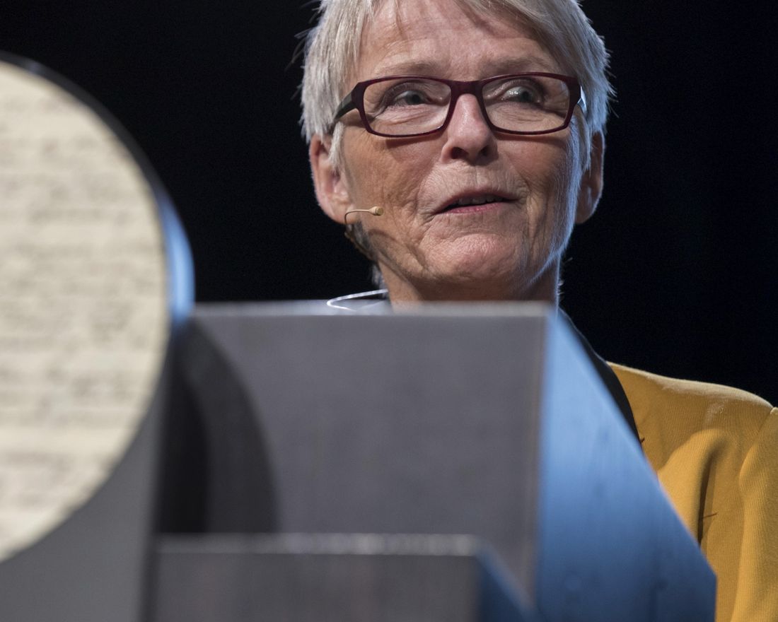 Oslo  20181006. 
 Anne Enger når årets Nobeldiplom avdukes på Nobels fredssenter lørdag. 
 Foto: Terje Pedersen / NTB scanpix