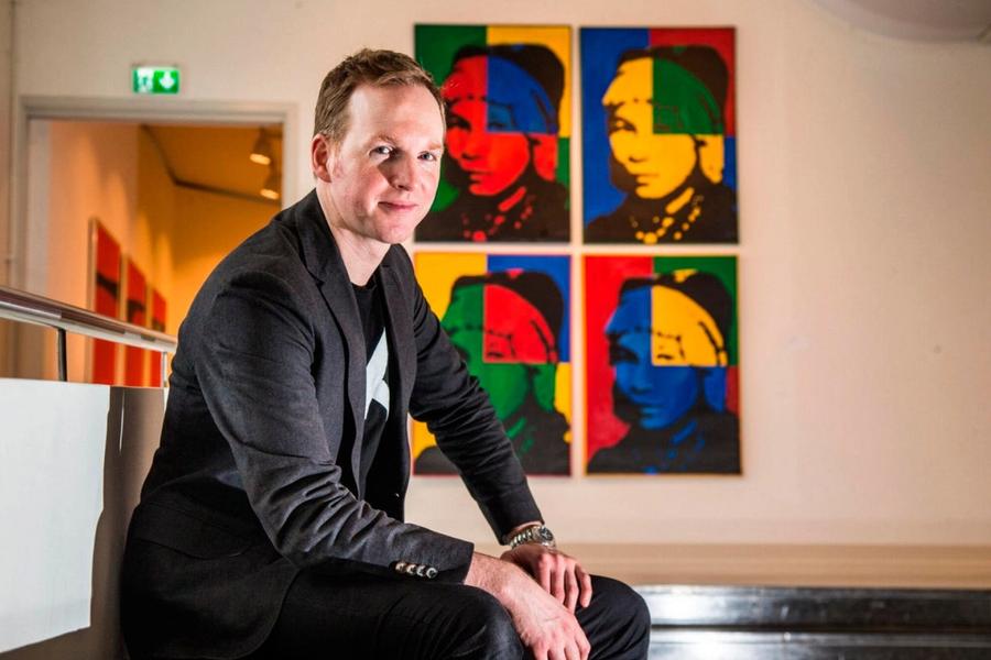 Den avsatte direktøren ved Nordnorsk Kunstmuseum varsler søksmål.