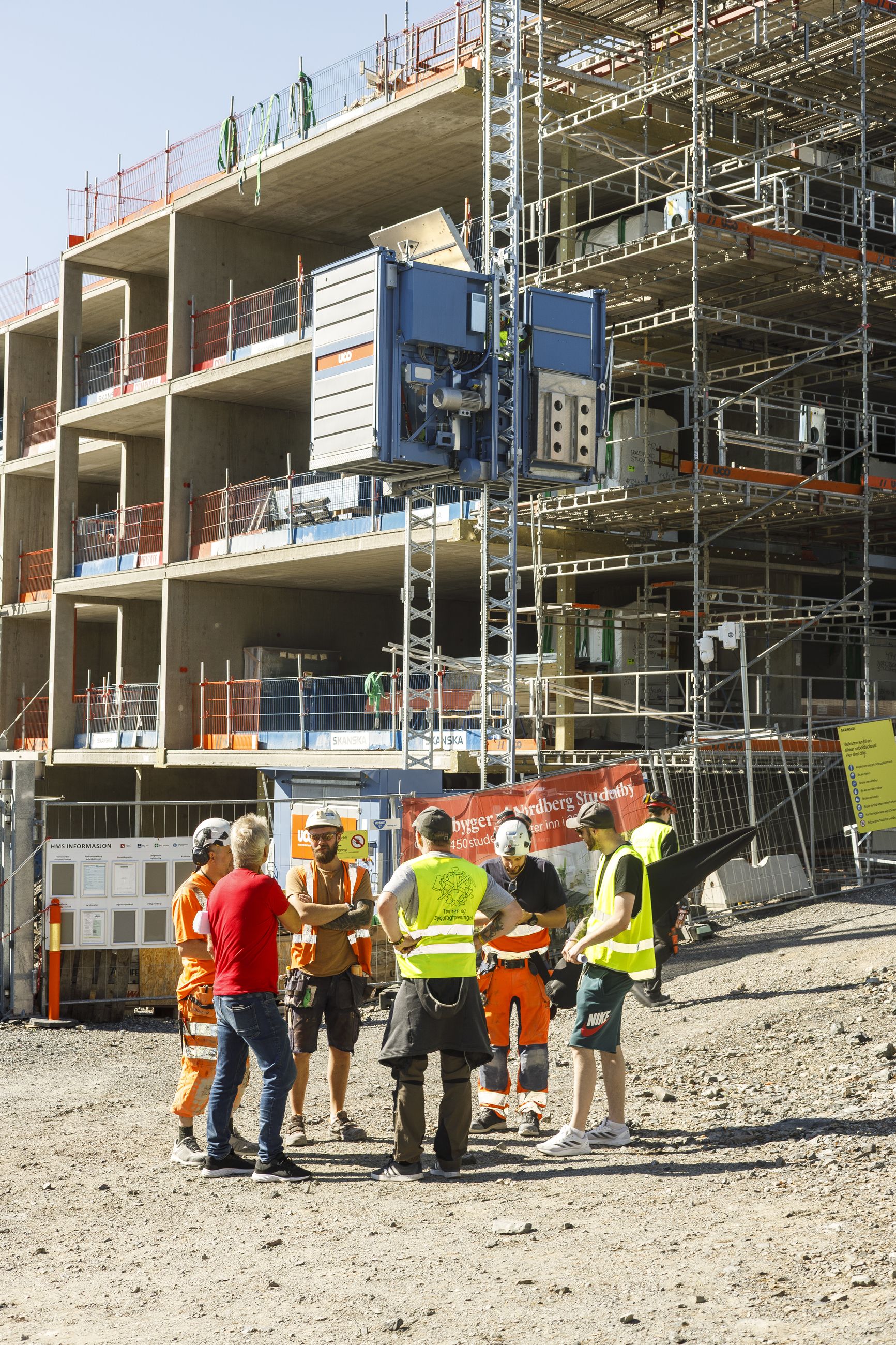 TRYGGE: Fast ansatte bygningsarbeidere på Sogn i Oslo.