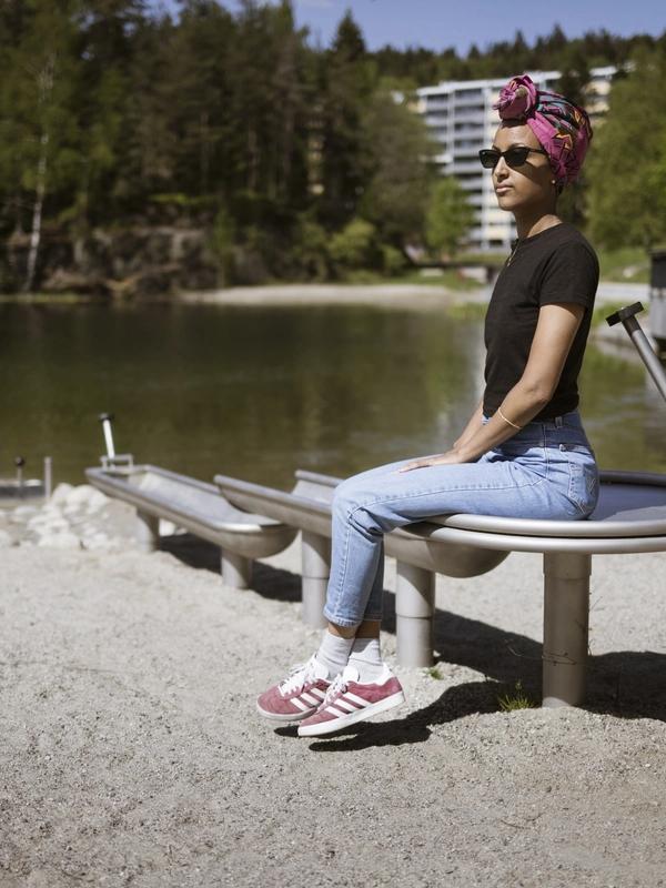 Bydel Grorud vil fortsatt la pride-flagget vaie i barnehagene. Det får Eden Abraham Paalgard til å holde barnet sitt hjemme.