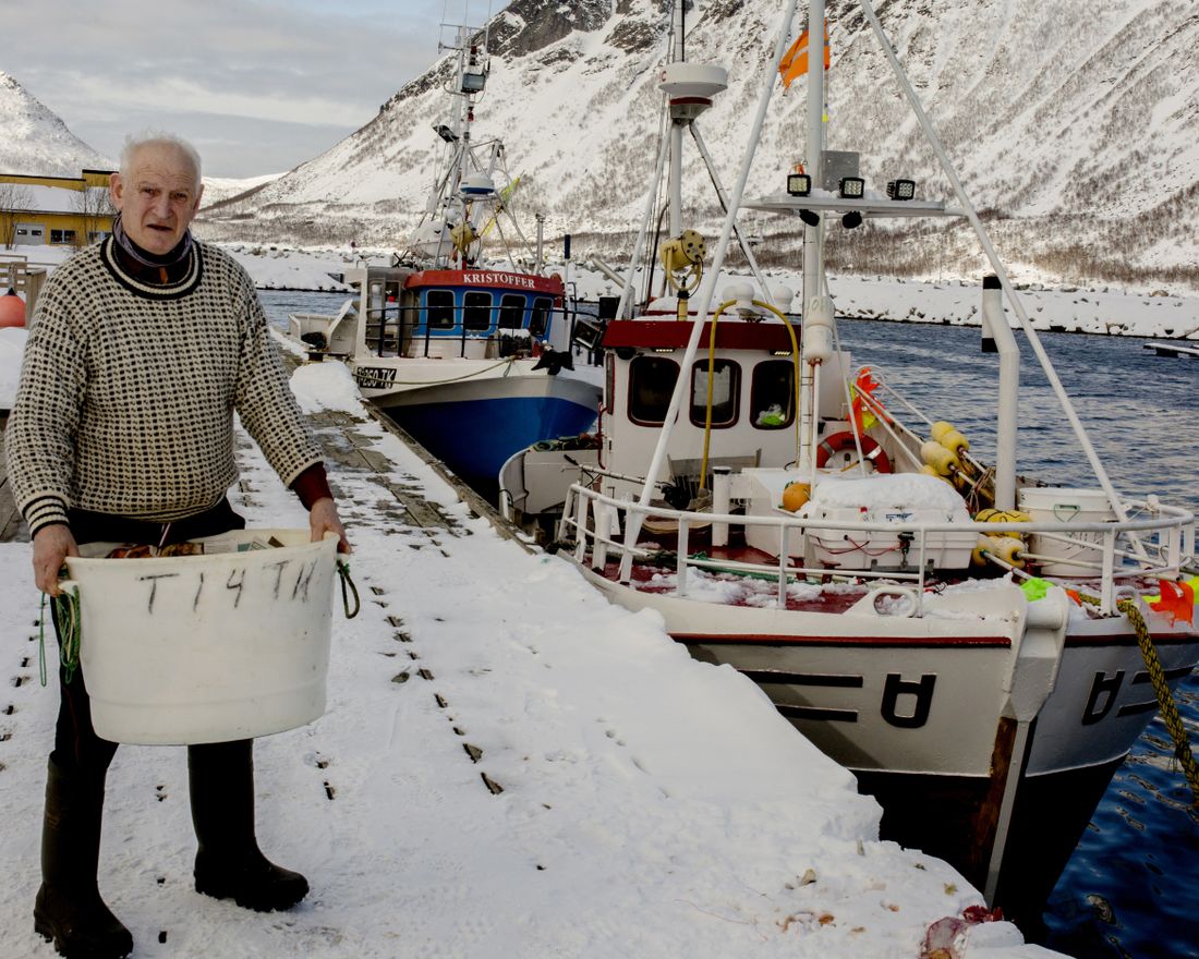 Johan Eide (74) i Gryllefjord på Senja har vært fisker i 60 år. Han forstår at olje kan gi inntekter og arbeidsplasser, men minner om at fisken har vært viktig for kysten i mange tusen år, og vil være det også i fremtiden.
