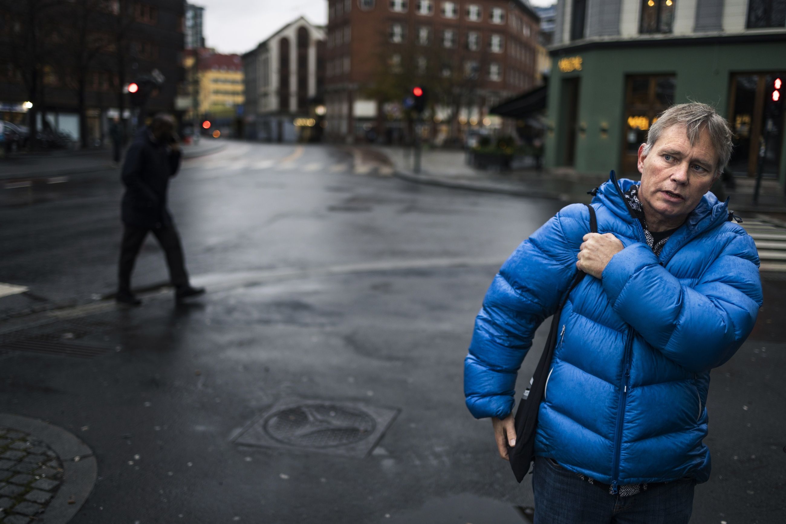 Tryggere: Arild Knutsen i Foreningen for human narkotikapolitikk besøker åstedet i Oslo.
