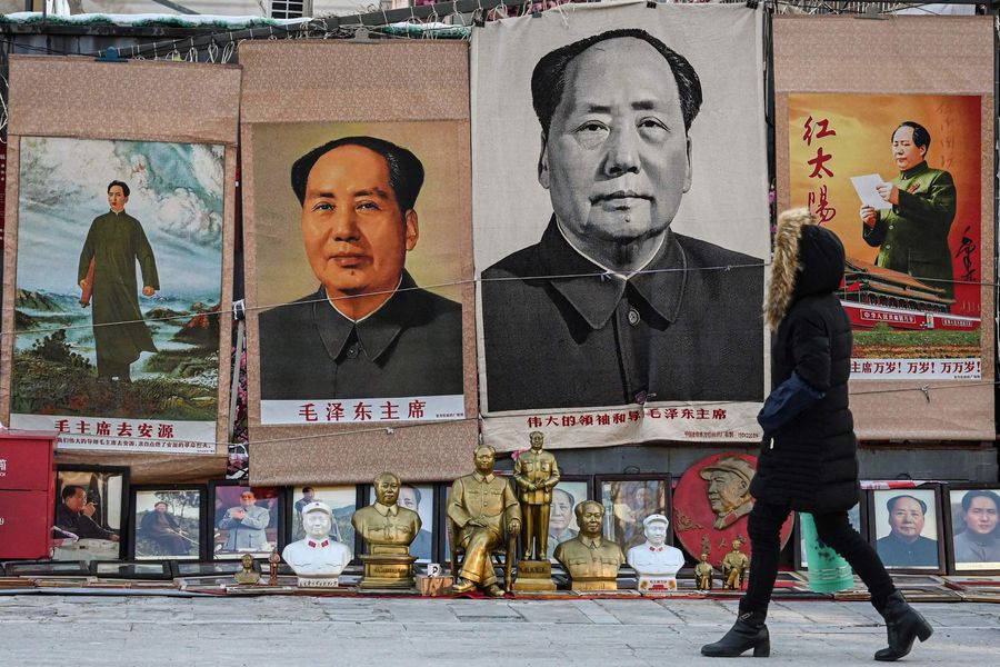 Over hundre år med revolusjon og sosialistisk oppbygging i Kina.